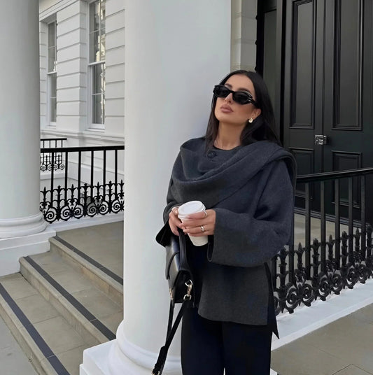 Cape Femme Hiver à Drapé Asymétrique avec Fermeture Épaule 2