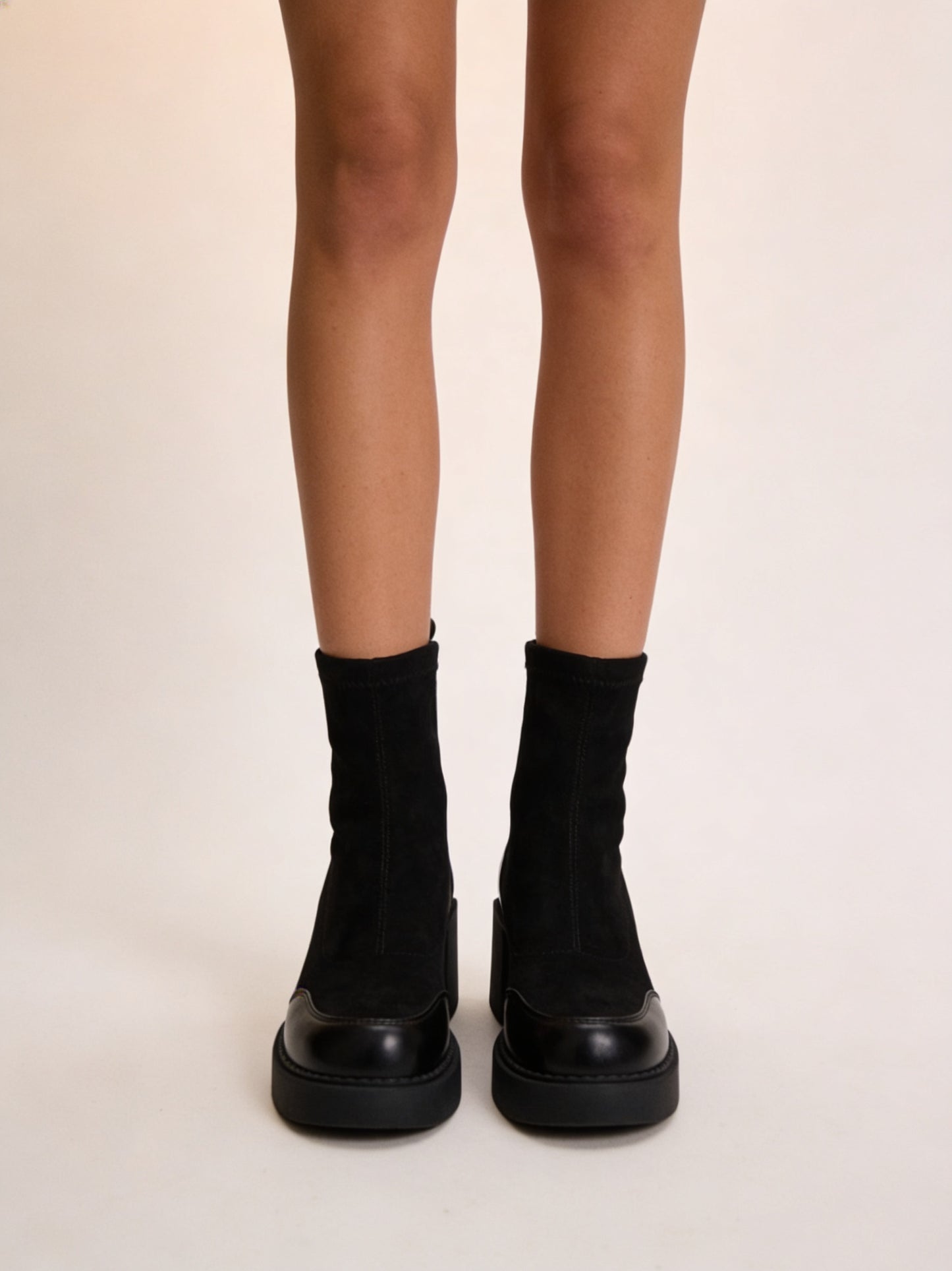 Femme Bottines à Talons Hauts avec Finition Lisse 1
