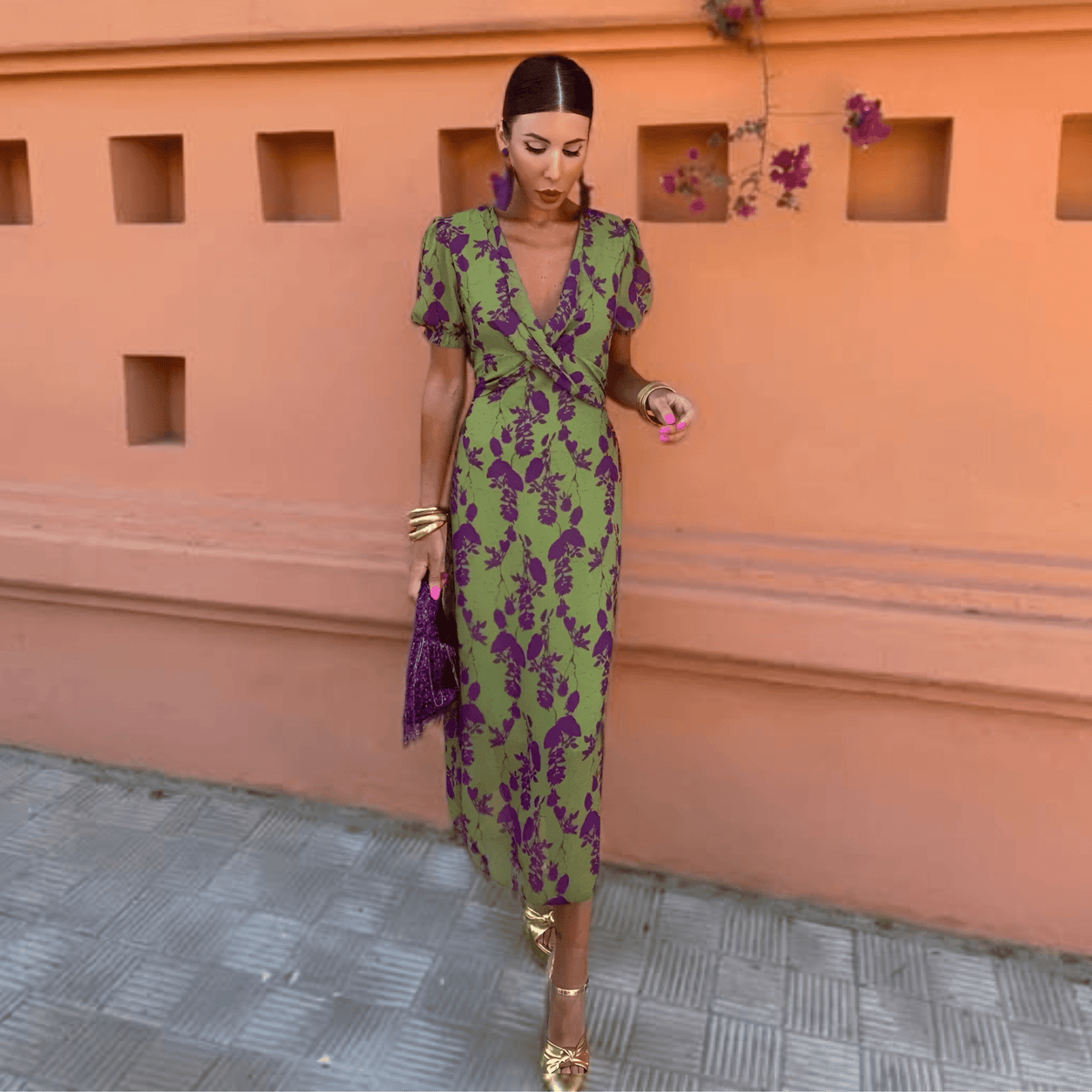 Women's Long Floral Print Dress with V-Neck and Puff Short Sleeves - 2