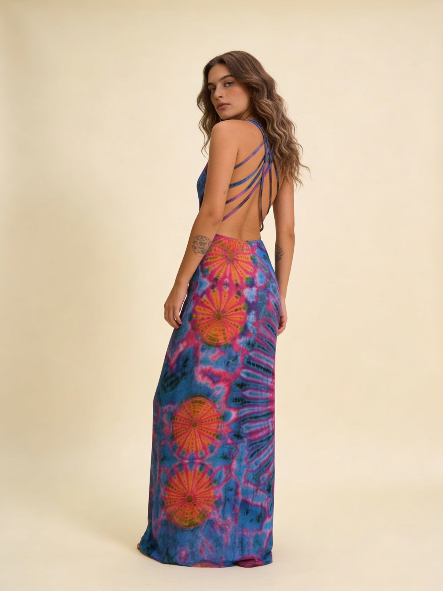 Femme Robe Maxi Sans Manches à Encolure Ronde avec Dos Lacé et Imprimé Tie-Dye 1
