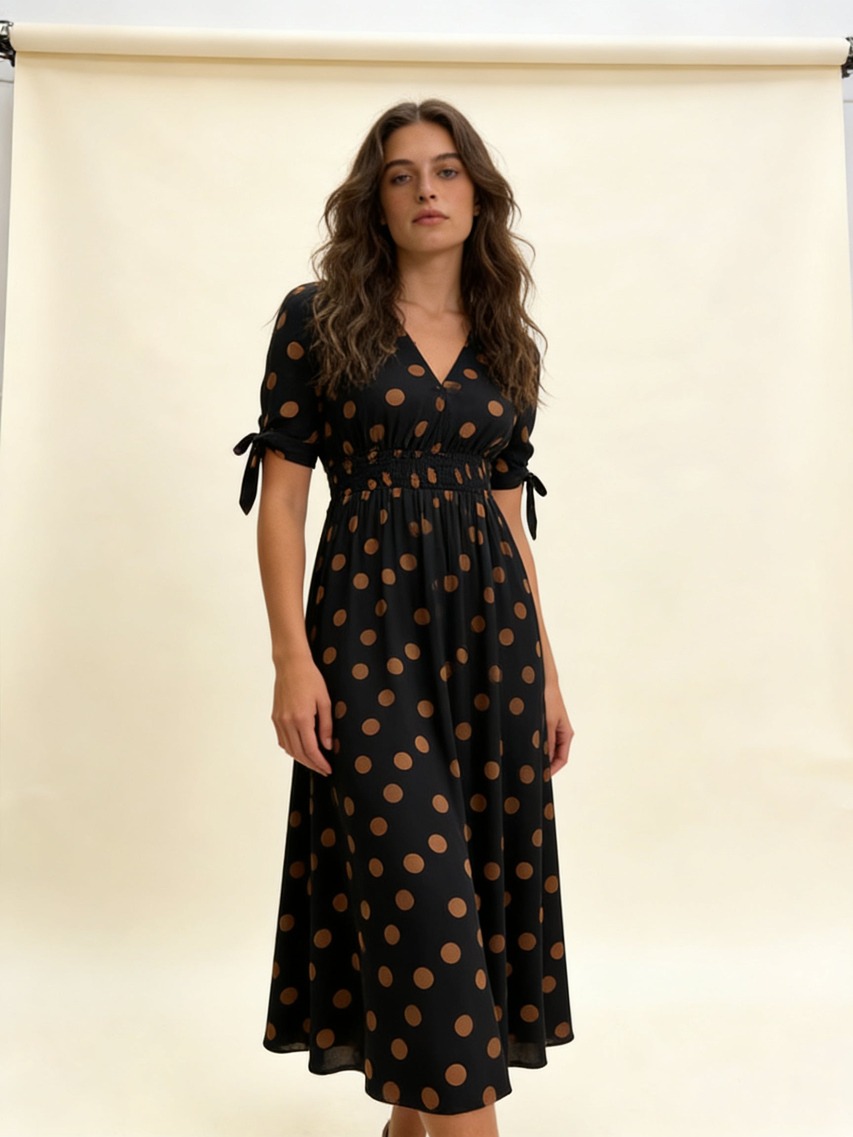 Femme Robe Midi à Pois avec Col en V et Boutons 10