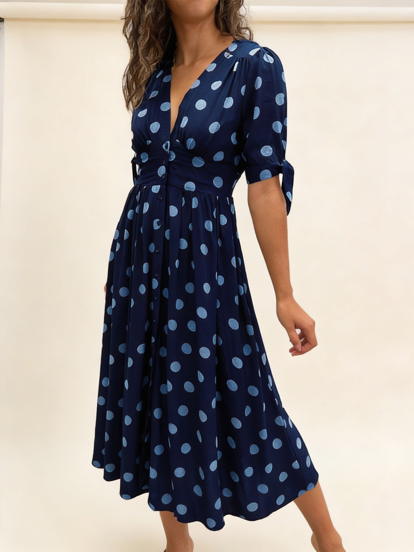 Femme Robe Midi à Pois avec Col en V et Boutons 11