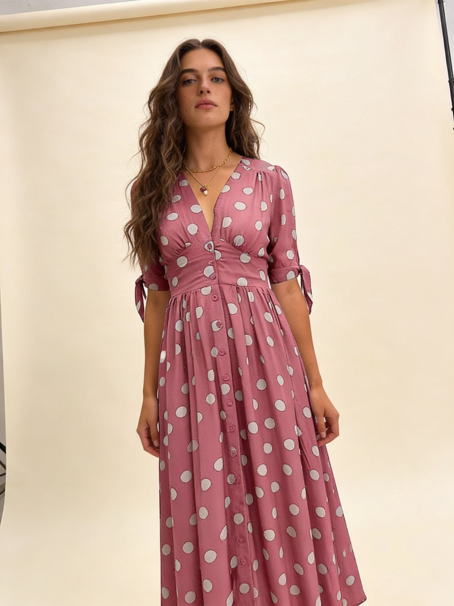 Femme Robe Midi à Pois avec Col en V et Boutons 14