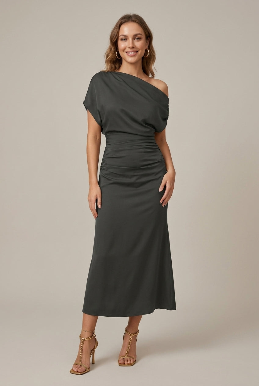 Femme Robe Midi Épaule Dénudée avec Manche Asymétrique et Taille Froncée