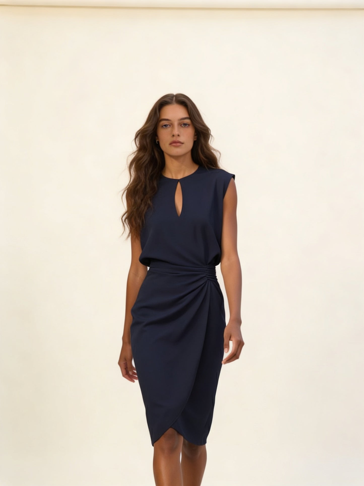 Femme Robe Midi Sans Manches avec Décolleté Keyhole et Drapé 3