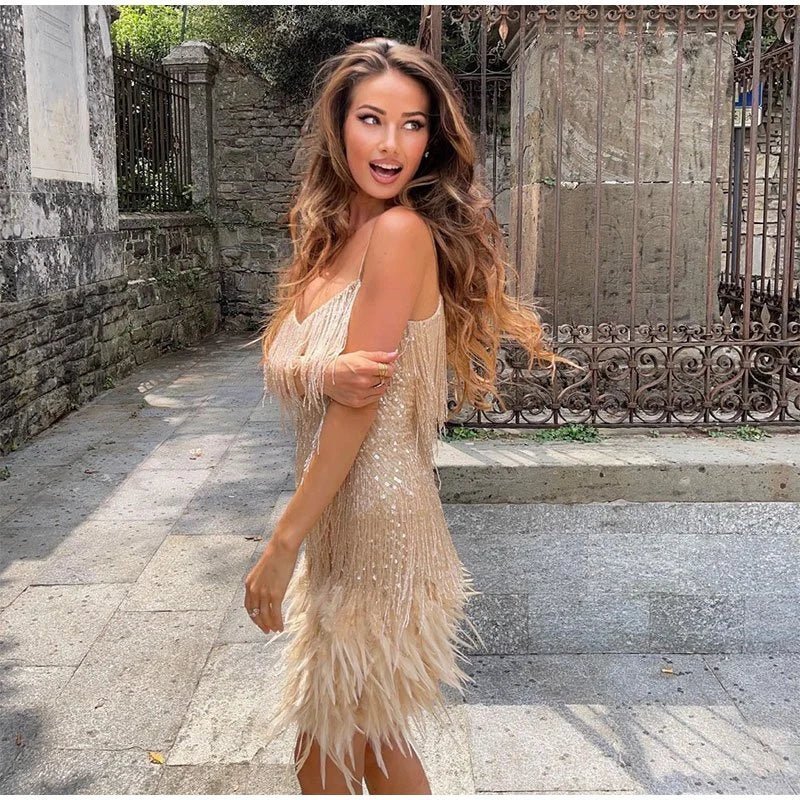 Femme Robe Mini à Franges Scintillantes avec Col en V et Bordure Plumes