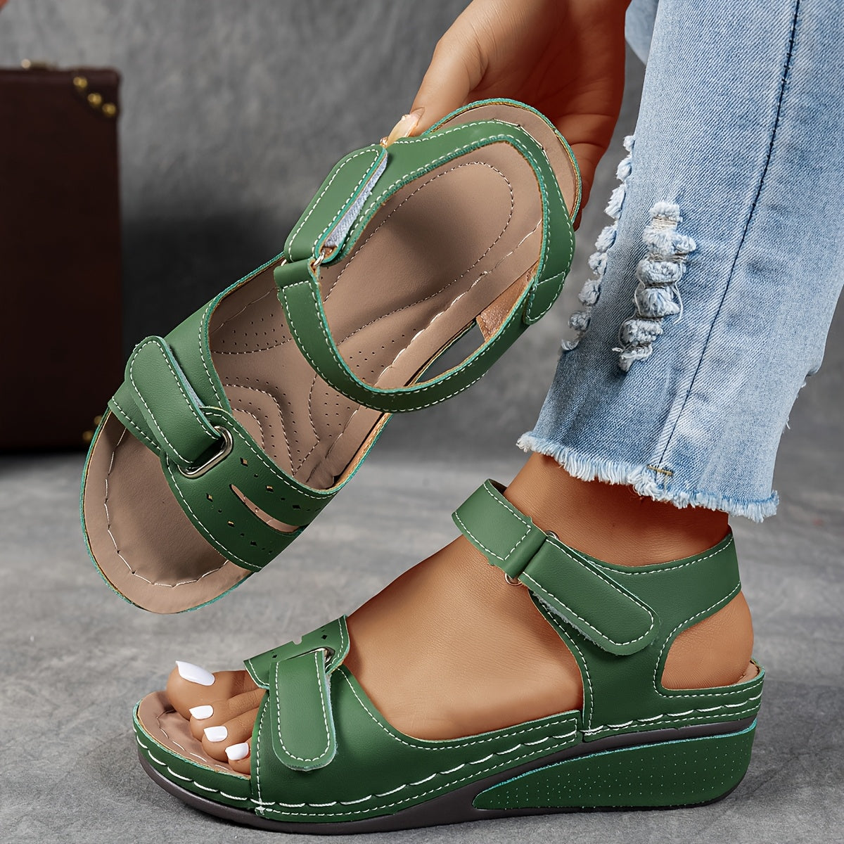 Femme Sandales à Talon Compensé avec Fermeture Velcro et Bout Ouvert