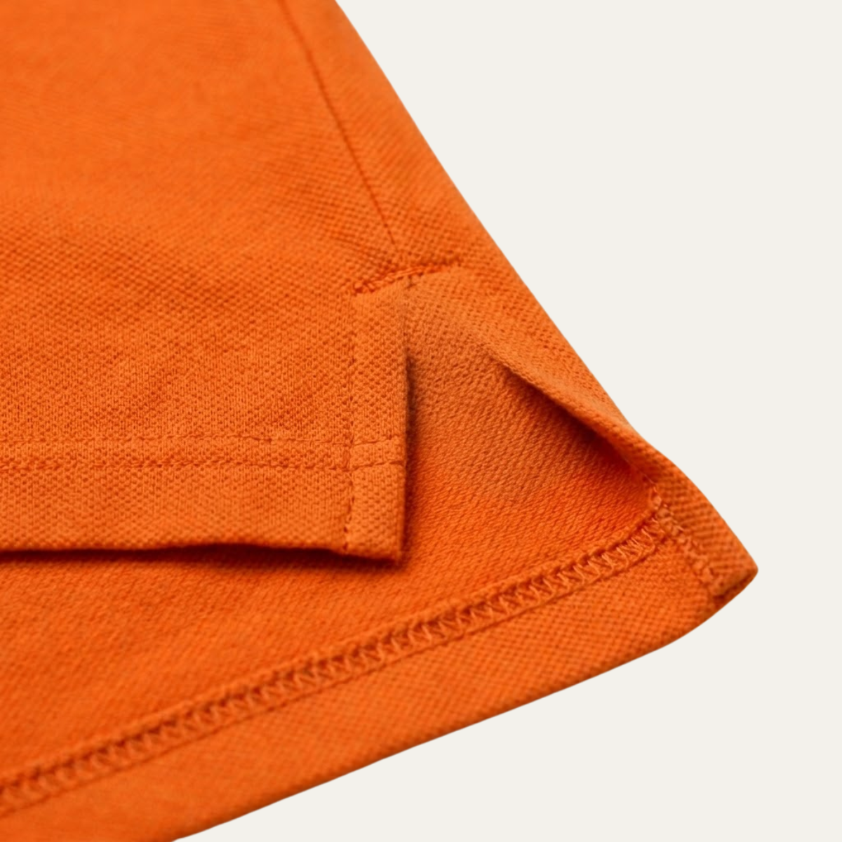 Homme Polo Manches Courtes avec Col Contrasté et Coupe Ajustée