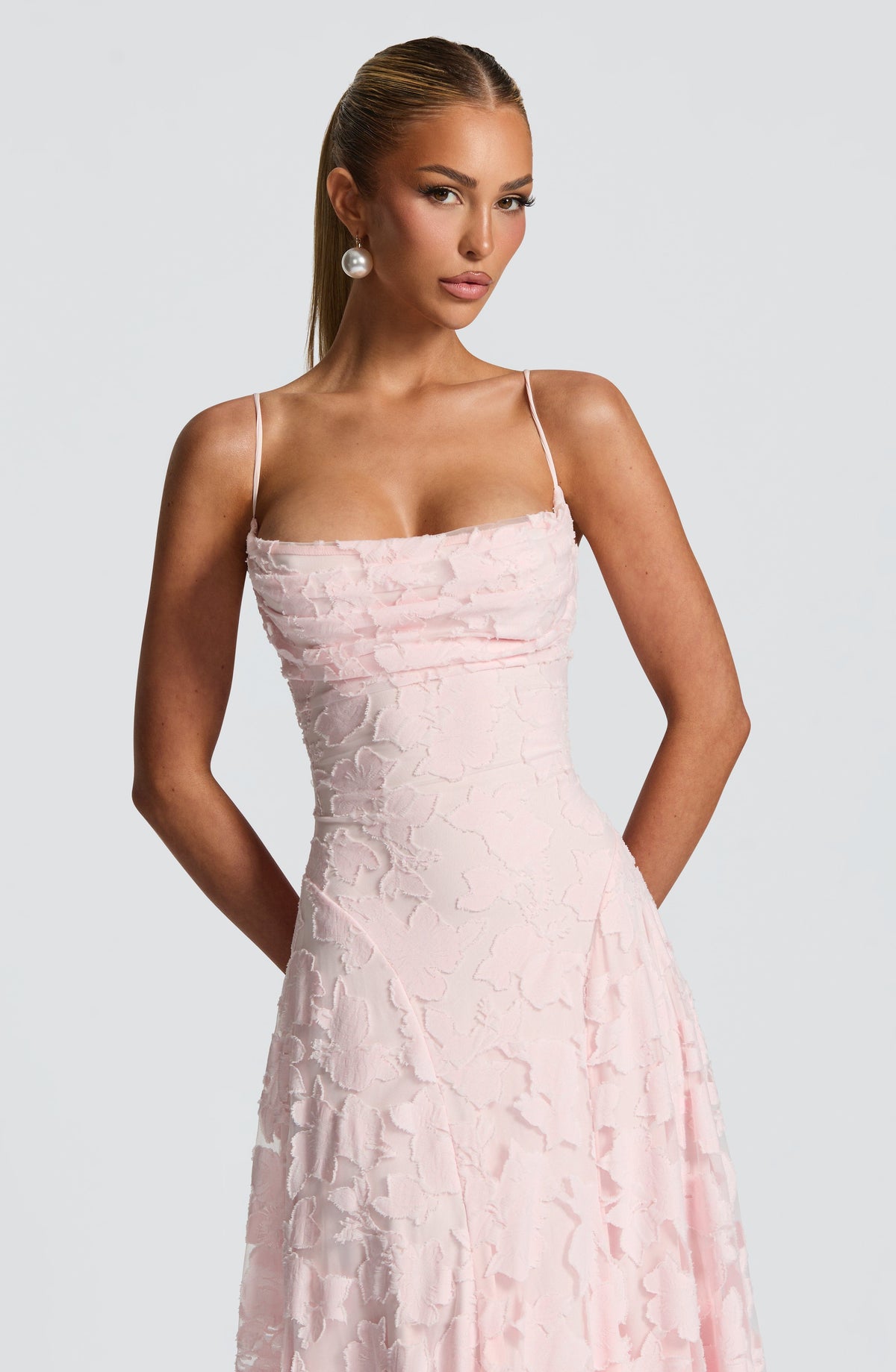 Women's Floral Appliqué Maxi Evening Gown with Lace-Up Back and A-Line Silhouette
