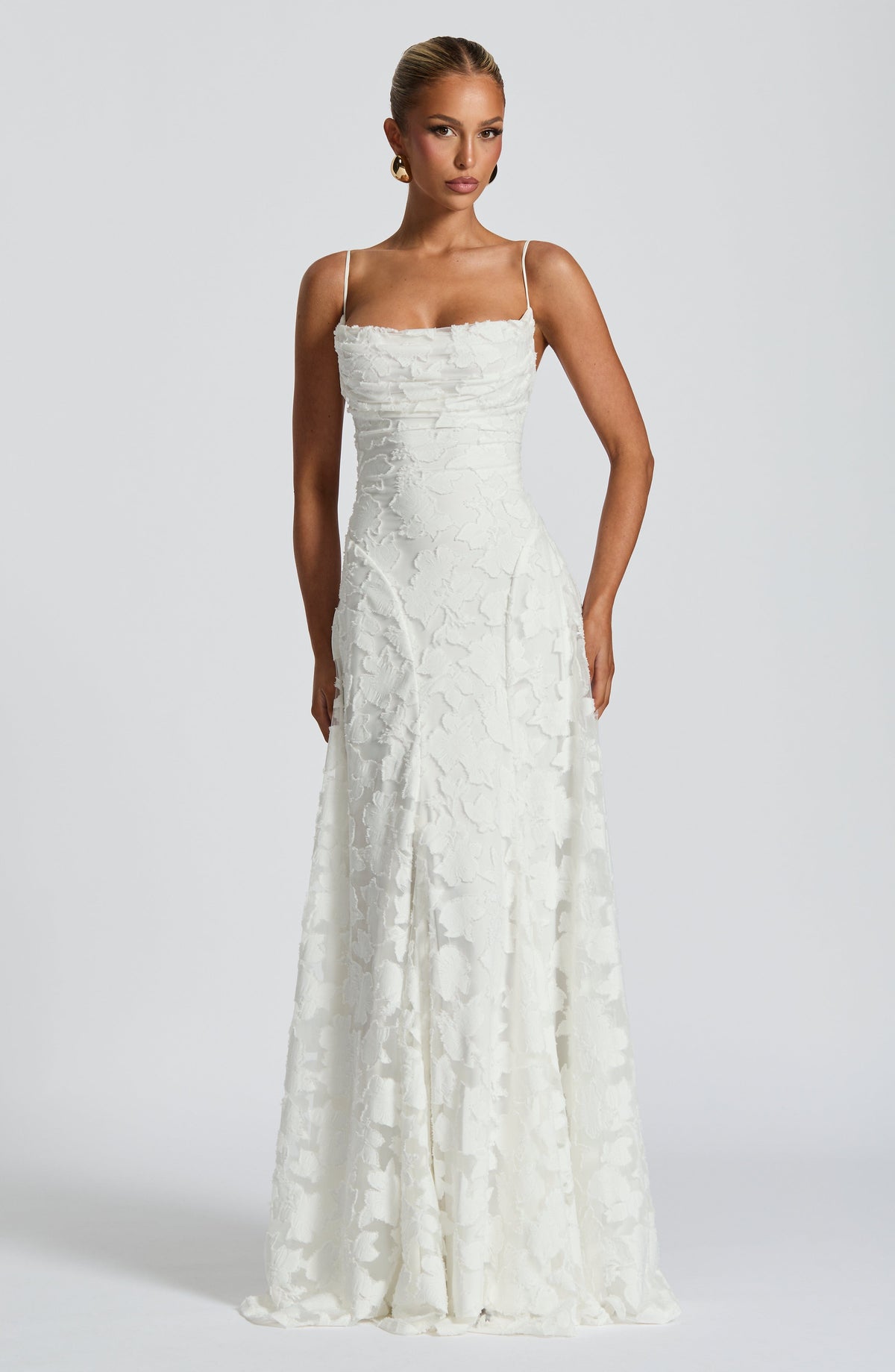 Women's Floral Appliqué Maxi Evening Gown with Lace-Up Back and A-Line Silhouette