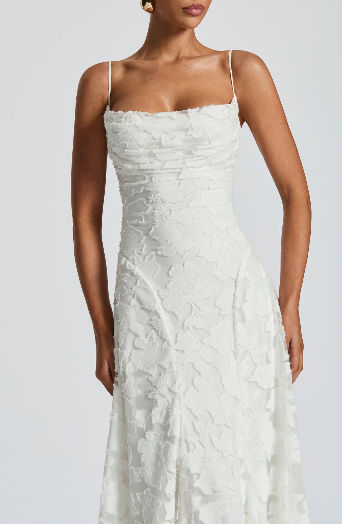 Women's Floral Appliqué Maxi Evening Gown with Lace-Up Back and A-Line Silhouette