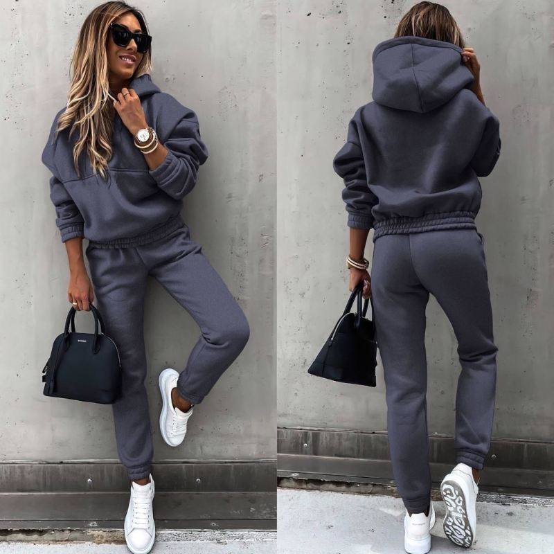 Women's Oversized Hoodie and Jogger Set with Drawstring Hood and Kangaroo Pocket