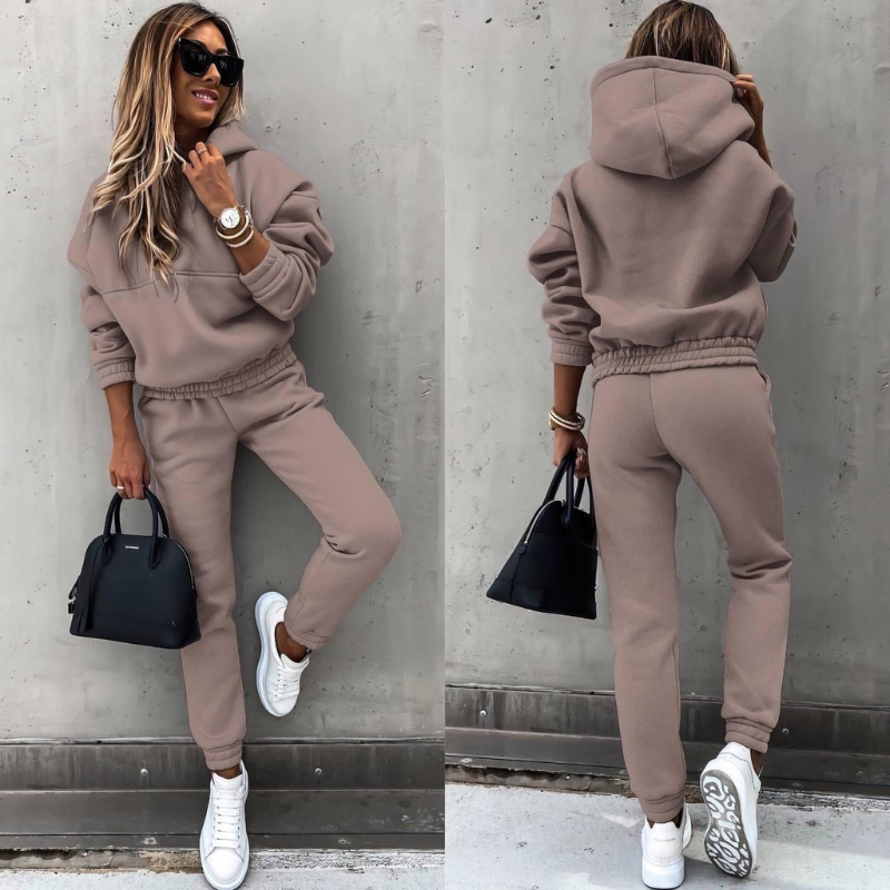 Women's Oversized Hoodie and Jogger Set with Drawstring Hood and Kangaroo Pocket