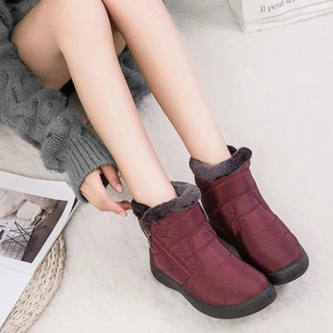 Women's Quilted Snow Boots with Side Zip and Faux Fur Trim