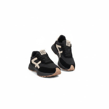 Women's Retro Platform Sneakers with Lace-Up Closure and Contrast Paneling