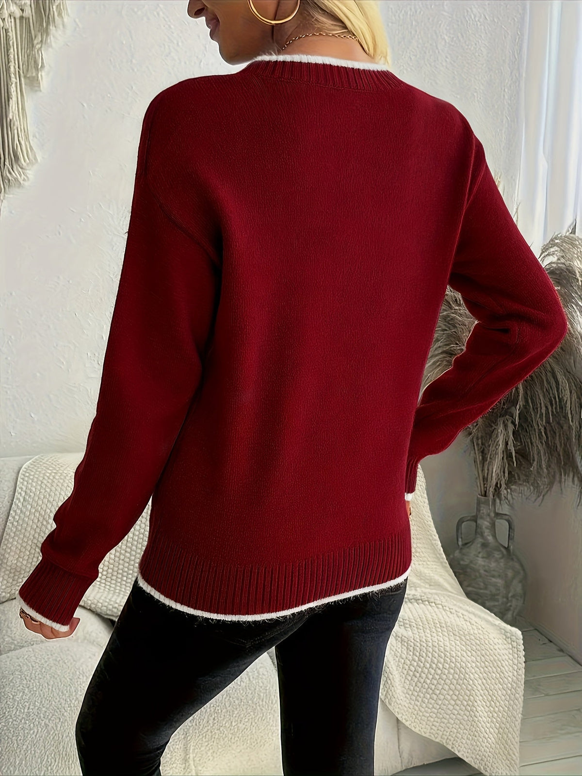Women's Snowflake Oversized Christmas Sweater with Crew Neck and Contrast Ribbed Trim