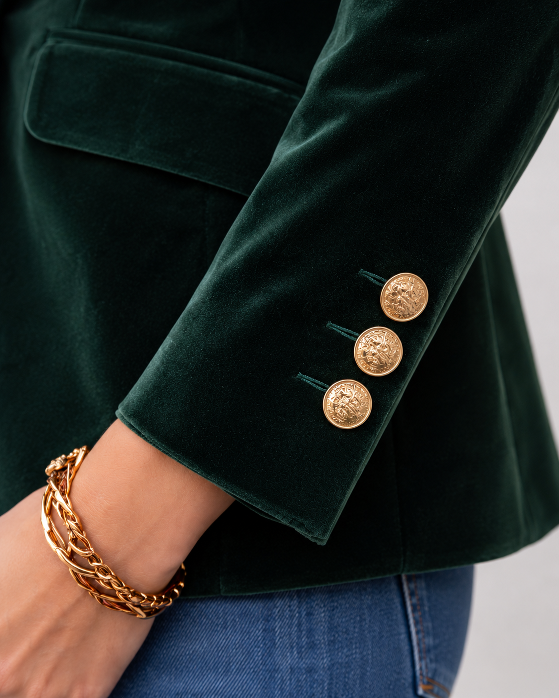 Women's Tailored Single-Button Blazer with Peak Lapel and Structured Shoulders
